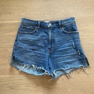 Abercrombie High Rise 4” Short